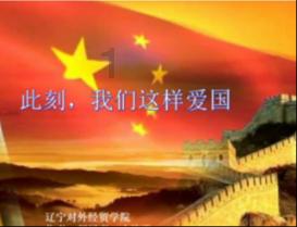 国外一位养黑马的网友上传的视频给大家看迷糊了,这马究竟是走近还是远离???